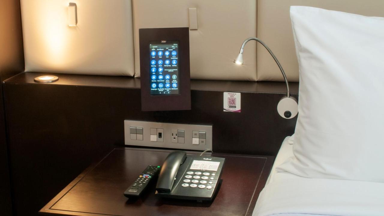 Belair Unique Mexico City Wtc, Trademark By Wyndham Экстерьер фото A telephone with a built-in IP telephone